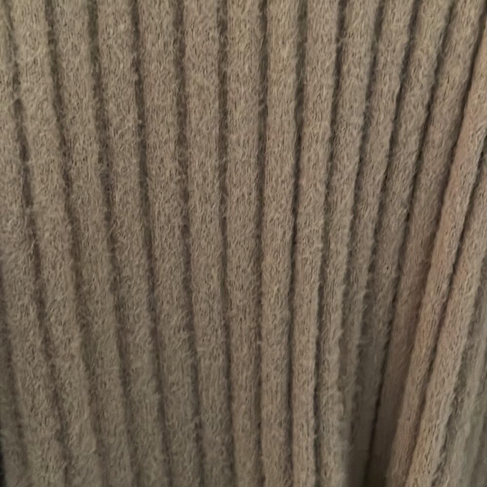 American Eagle Sweater NWT - Picture 6 of 9
